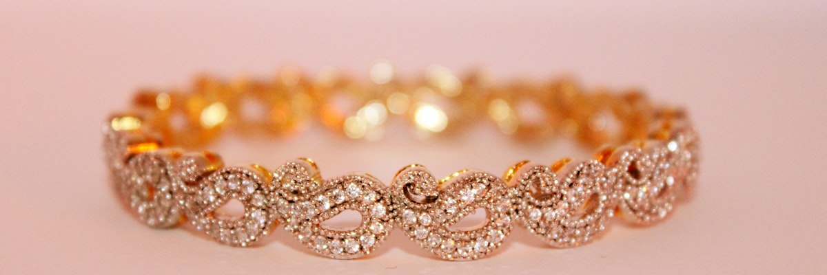 牛八体育多元游戏平台界面展示 - 包含体育、真人、电竞、彩票、棋牌等游戏图标